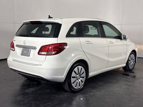 Used 2017 Mercedes-Benz B 250e image 11