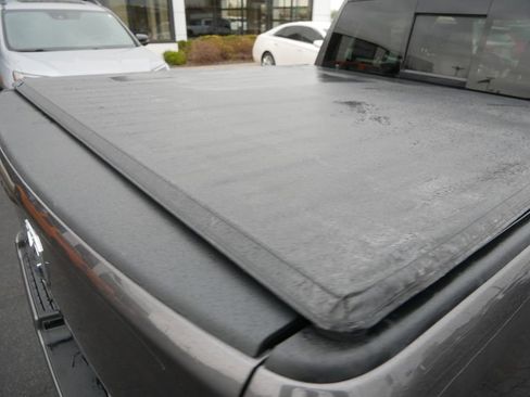 Used 2024 RAM 1500 Laramie AWD/4WD image 9