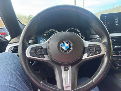 Used 2018 BMW 530i xDrive image 9