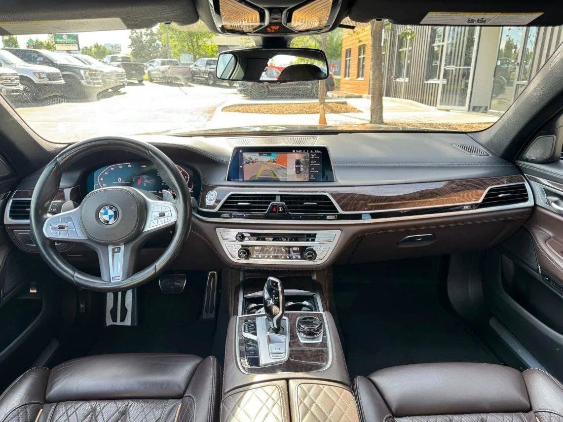 Used 2020 BMW 750i xDrive w/ Executive Package AWD/4WD image 13