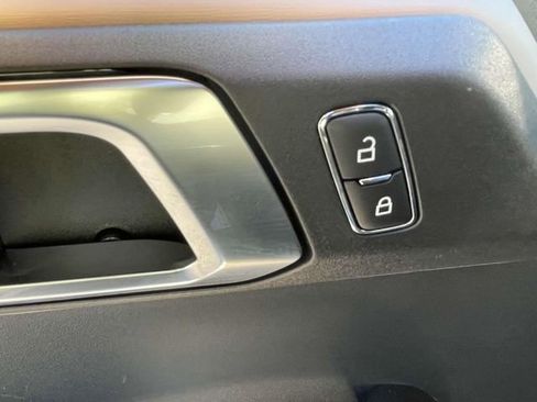 Used 2024 Ford Bronco Wildtrak image 17