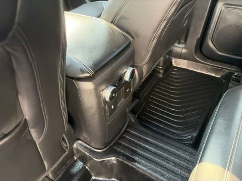 Used 2022 Ford Explorer XLT w/ Equipment Group 202A AWD/4WD image 33