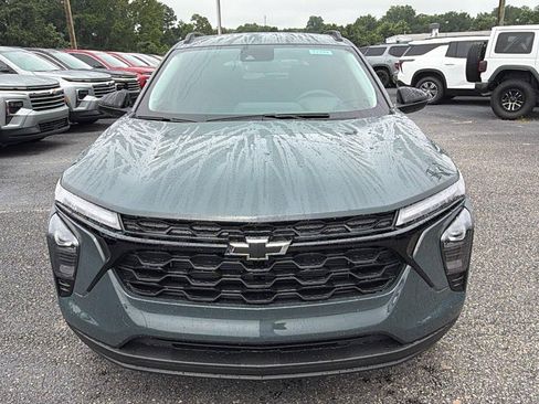 New 2026 Chevrolet Trax LT w/ Driver Confidence Package FWD image 2