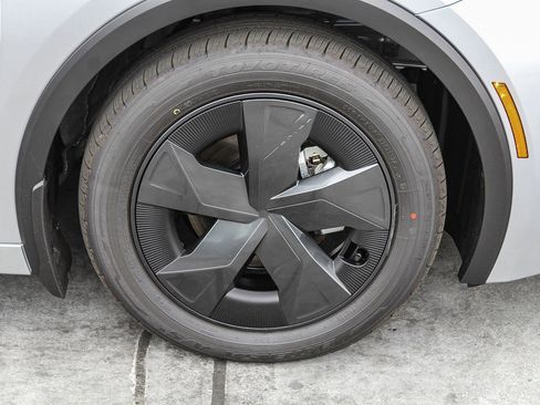 New 2026 Toyota Prius LE image 12