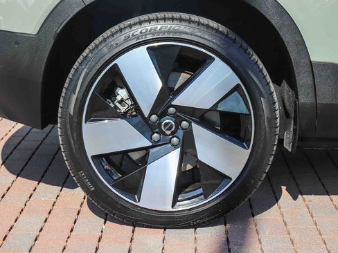 Used 2023 Volvo C40 P8 Recharge Plus w/ Climate Package AWD/4WD image 10