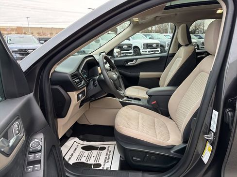 Certified 2020 Ford Escape SE image 10