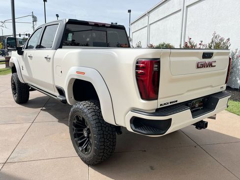 New 2025 GMC Sierra 2500 Denali w/ Denali Reserve Package AWD/4WD image 4