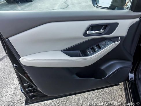 Used 2024 Nissan Rogue SV FWD image 20