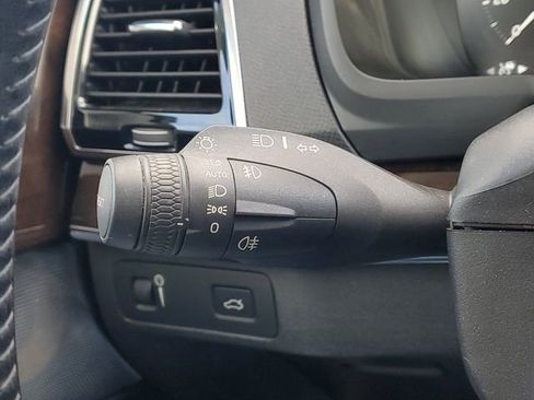 Used 2016 Volvo XC90 T6 Momentum w/ Momentum Plus Package image 20