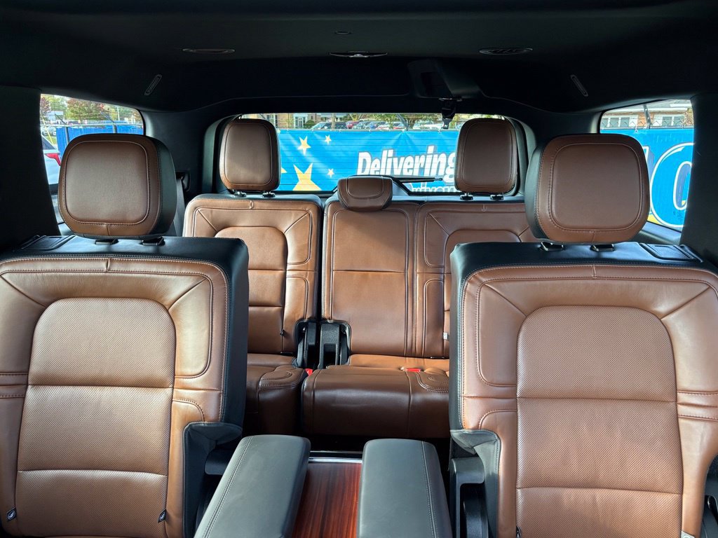 Used 2024 Lincoln Navigator Reserve w/ Monochromatic Package AWD/4WD image 36