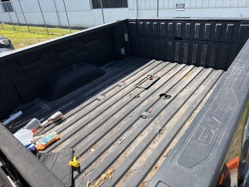 Used 2022 GMC Sierra 2500 AT4 w/ AT4 Preferred Package AWD/4WD image 10