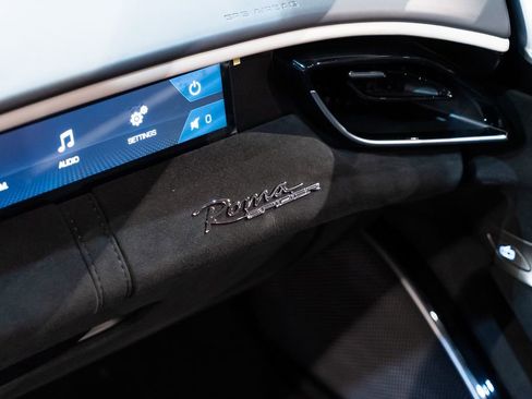 Used 2024 Ferrari Roma Spider image 39