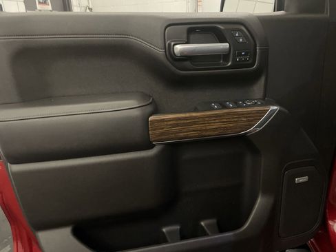 Used 2021 Chevrolet Silverado 1500 High Country w/ Technology Package image 17