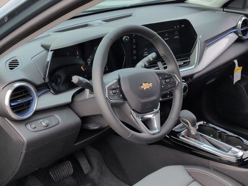 New 2026 Chevrolet Trax LT w/ Driver Confidence Package FWD image 10