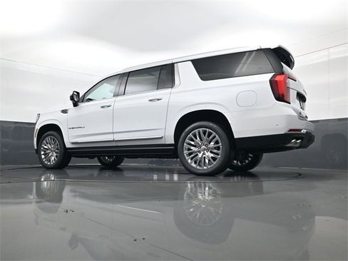 New 2026 GMC Yukon XL Denali image 29