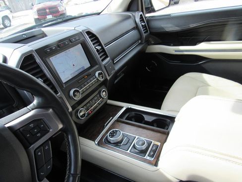 Used 2020 Ford Expedition Platinum image 32
