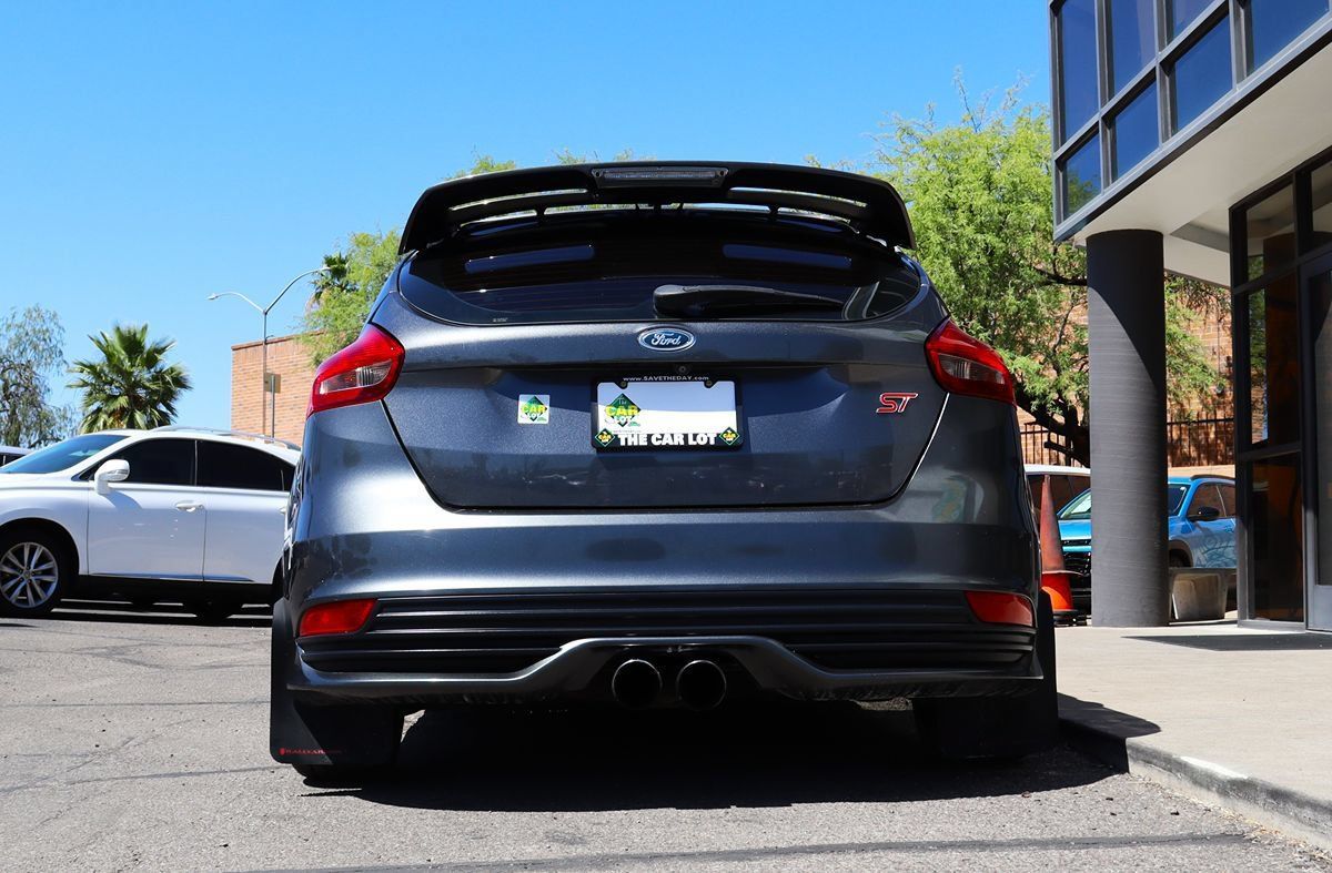 Used 2018 Ford Focus ST FWD image 12