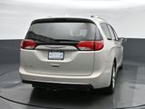 Used 2017 Chrysler Pacifica Touring-L Plus w/ Advanced Safetytec Group image 6