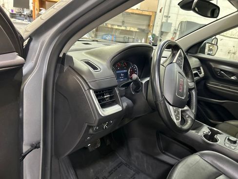 Used 2024 GMC Terrain SLT image 22