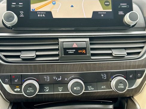 Used 2018 Honda Accord Touring image 19