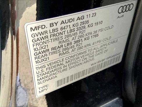 Used 2024 Audi Q8 Premium Plus w/ Premium Plus Package image 32