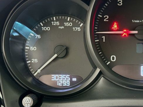 Certified 2023 Porsche Macan Turbo AWD/4WD image 13