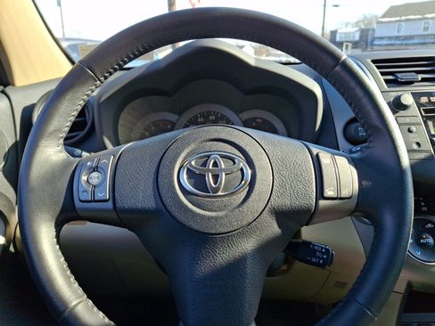 Used 2011 Toyota RAV4 Limited image 19