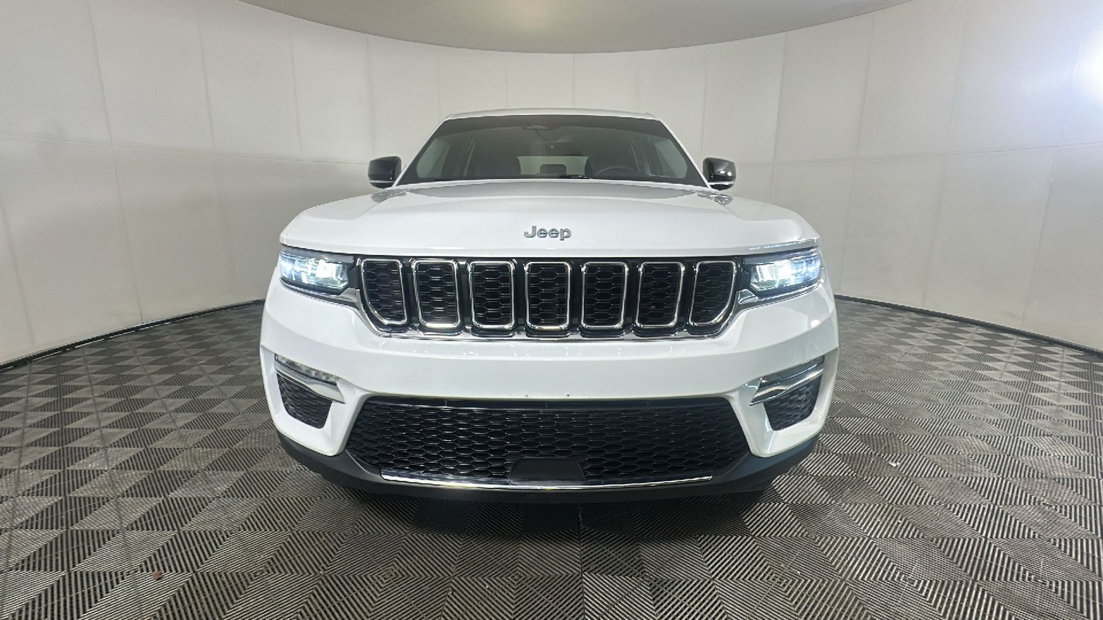Used 2023 Jeep Grand Cherokee 4WD 4xe image 8