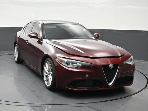 Used 2019 Alfa Romeo Giulia RWD image 8