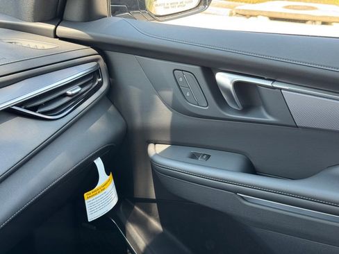 New 2025 Buick Enclave Sport Touring w/ Super Cruise Package image 33