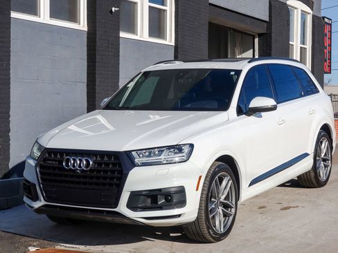 Used 2018 Audi Q7 3.0T Prestige w/ Prestige Package image 3
