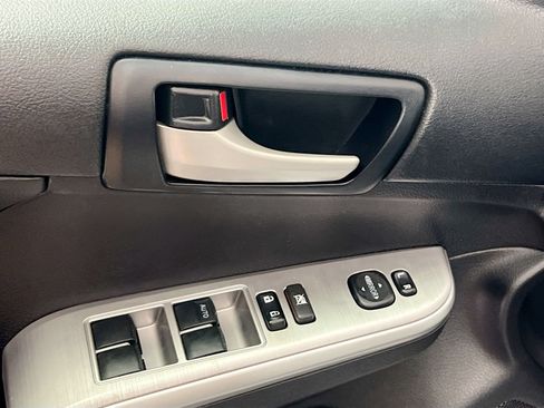 Used 2014 Toyota Camry SE image 16