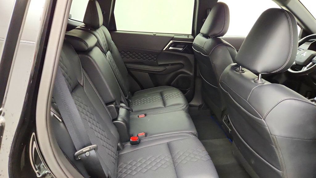 Used 2025 Mitsubishi Outlander SEL Black Edition AWD/4WD image 22