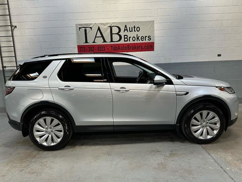 Used 2023 Land Rover Discovery Sport SE image 2