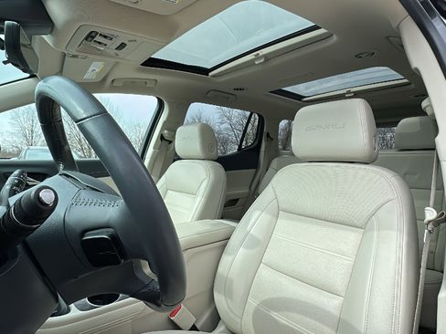 Used 2021 GMC Acadia Denali w/ Denali Ultimate Package image 14