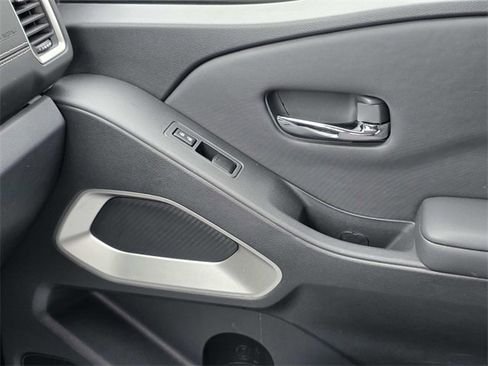 Used 2022 Nissan Frontier SV w/ Technology Package image 23