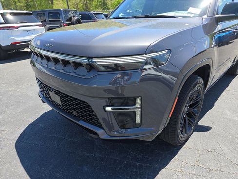 New 2026 Jeep Grand Wagoneer Limited AWD/4WD image 10