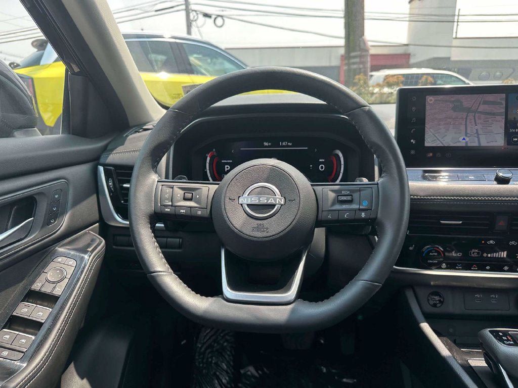 Used 2024 Nissan Rogue SL w/ SL Premium Package AWD/4WD image 14