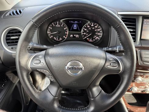 Used 2014 Nissan Pathfinder SL w/ SL Premium Package AWD/4WD image 23