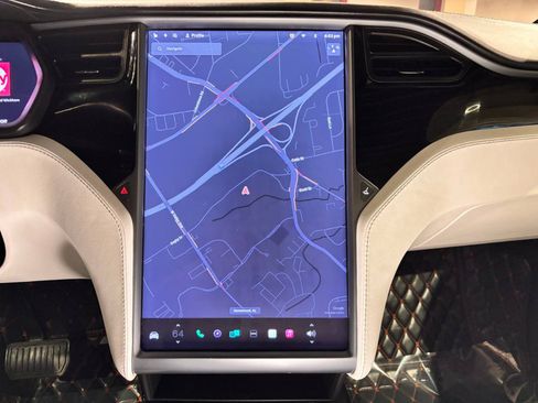 Used 2018 Tesla Model X 100D image 32