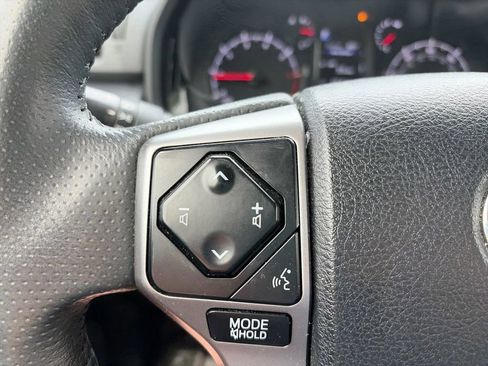 Used 2022 Toyota 4Runner SR5 Premium w/ Moonroof Package RWD image 22
