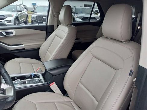 Used 2023 Ford Explorer XLT w/ Equipment Group 202A image 13