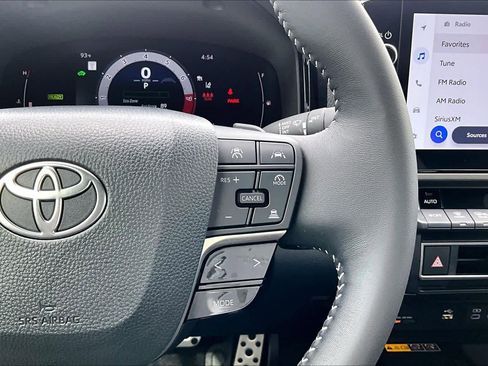 Used 2026 Toyota Camry SE w/ Multimedia Upgrade Package FWD image 23