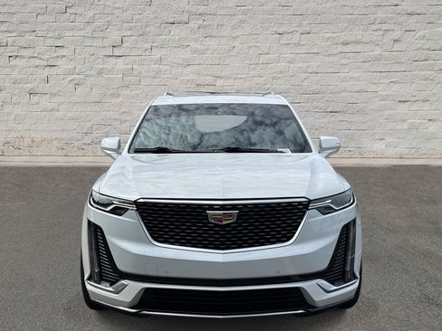 Used 2025 Cadillac XT6 Luxury FWD image 7