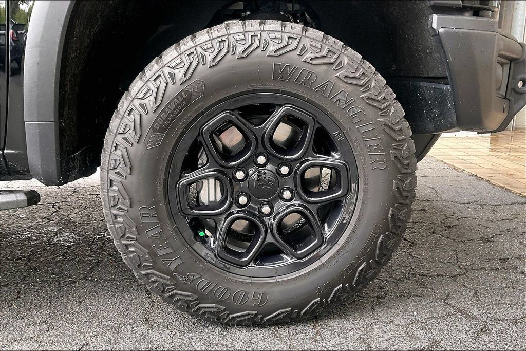 Used 2024 Chevrolet Silverado 1500 ZR2 w/ ZR2 Bison Edition AWD/4WD image 35