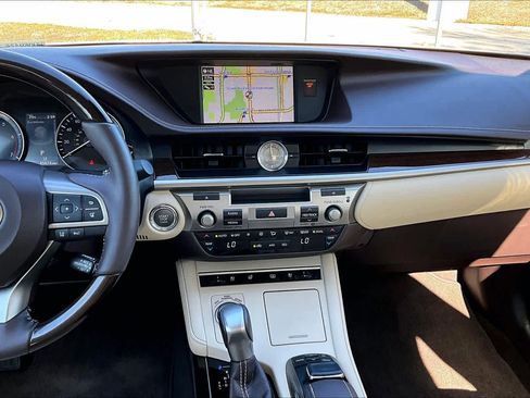 Used 2017 Lexus ES 350 image 7