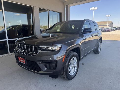 New 2026 Jeep Grand Cherokee Laredo X AWD/4WD image 2