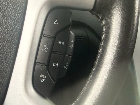 Used 2011 Chevrolet Traverse LT image 25