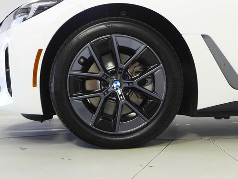 Used 2025 BMW i4 eDrive40 w/ Premium Package RWD image 5