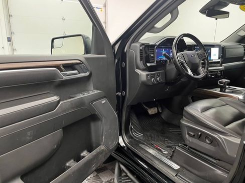 Used 2025 Chevrolet Silverado 1500 LT Trail Boss w/ Convenience Package II AWD/4WD image 17